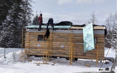 冰球突破官方平台 Students Complete the Akwesasne Mohawk Mobile  Cultural Center